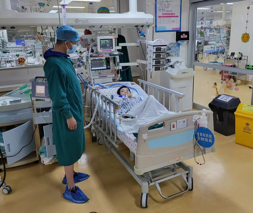 望江县跨省救护车出租公司